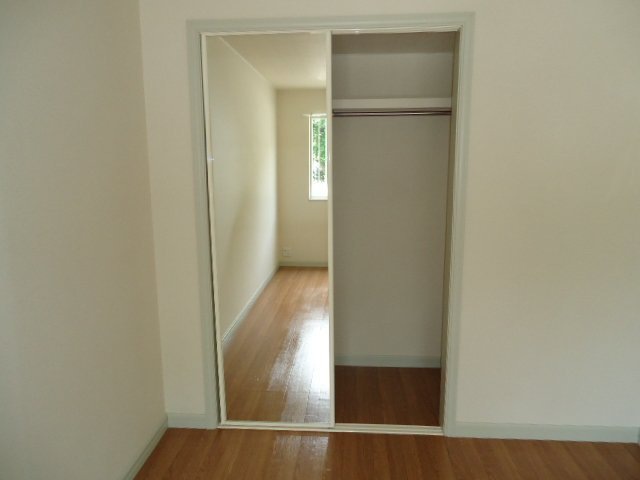 収納　鏡付き収納！洋服などたくさん収納できます！