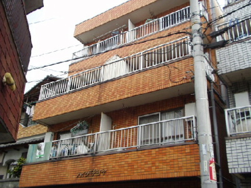 大阪市平野区瓜破西のマンションの建物外観