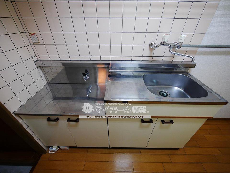 キッチン　タイルがあるからお掃除ラクラク