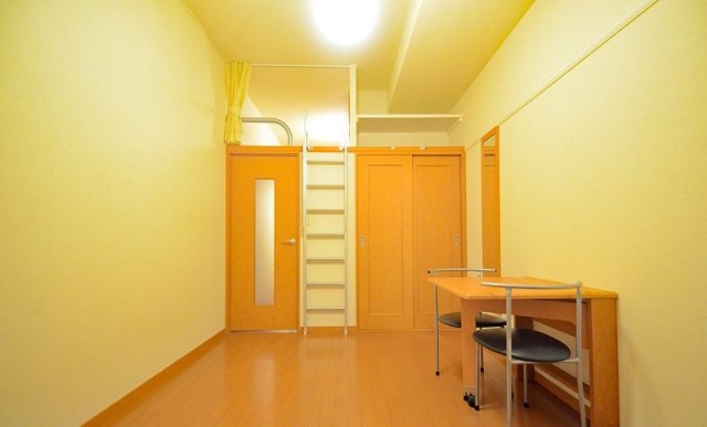 玄関　同物件別号室