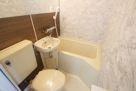 バス・シャワールーム