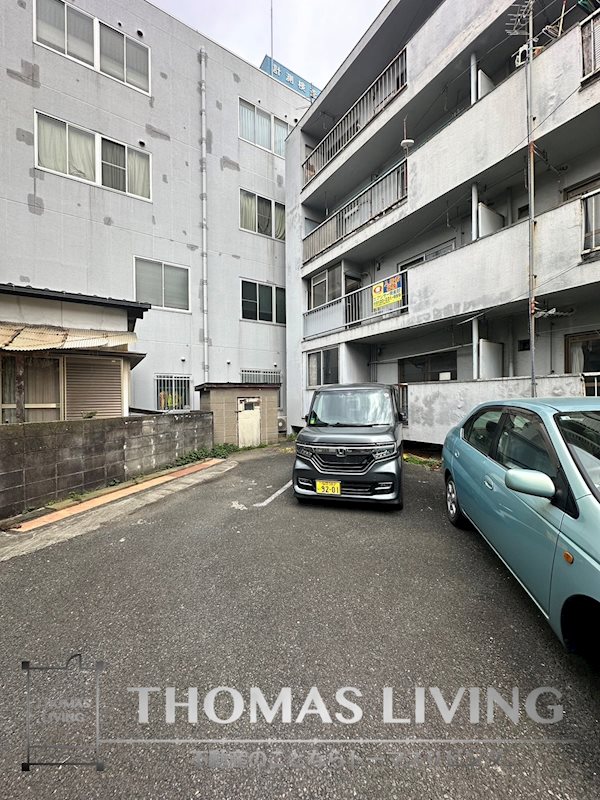 【北九州市八幡西区陣原のマンションの駐車場】