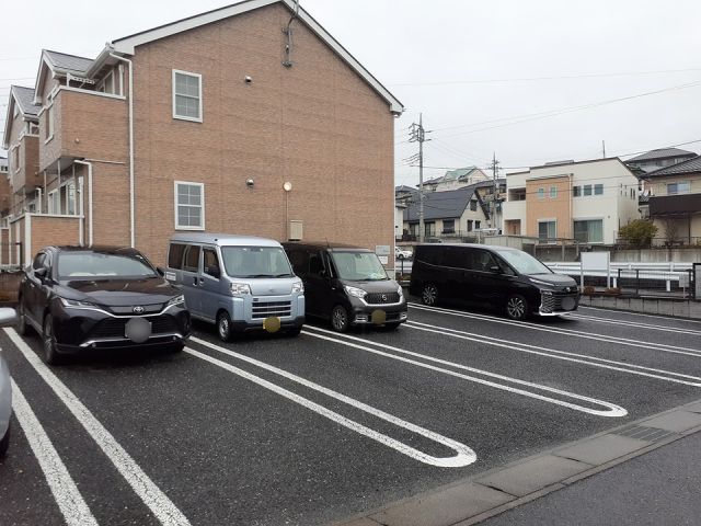 【日立市折笠町のアパートの駐車場】