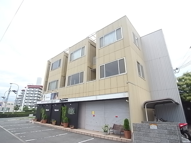 加古川市加古川町平野のマンションの建物外観
