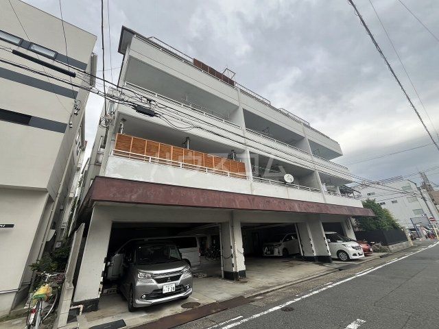 白金マンションの建物外観