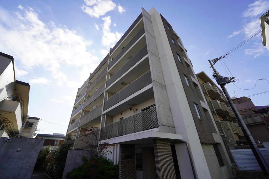 神戸市東灘区田中町のマンションの建物外観