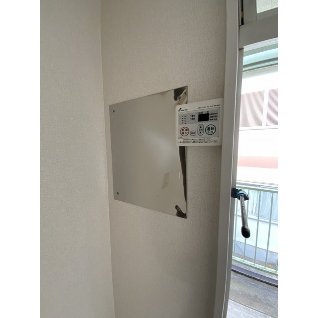 その他設備　給湯器リモコン