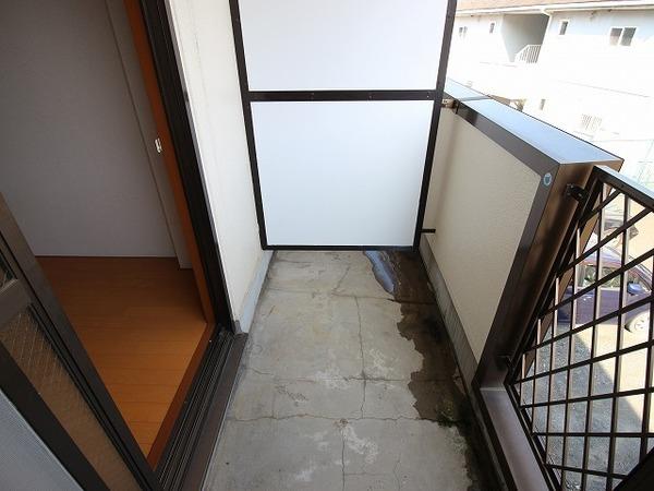 【川崎市多摩区菅のマンションのバルコニー】