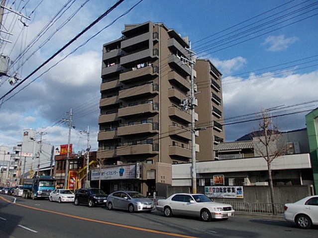 【サン・ユーIIの建物外観】