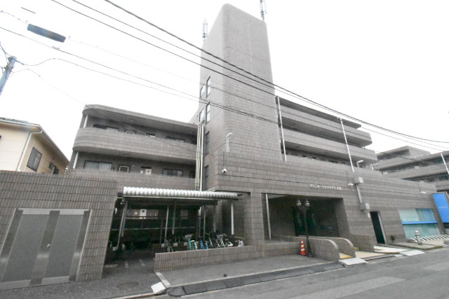 東川口ガーデンプラザ弐番館の建物外観