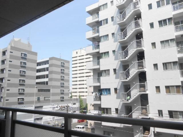 【横浜市磯子区森のマンションの眺望】