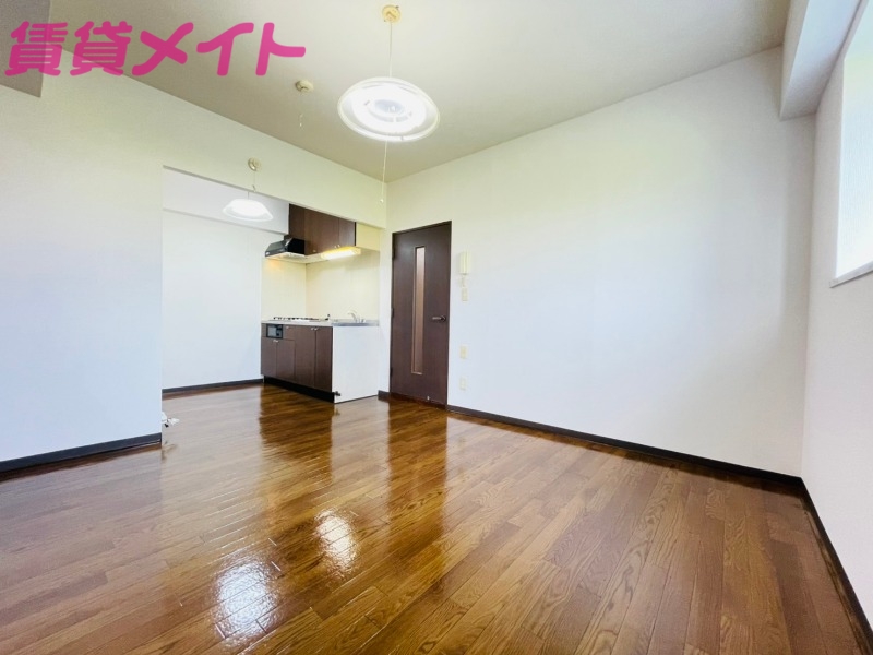 居室・リビング　同型参考写真