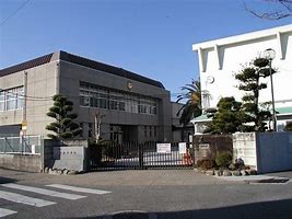 中学校　加古川市立中部中学校（中学校）まで2000m