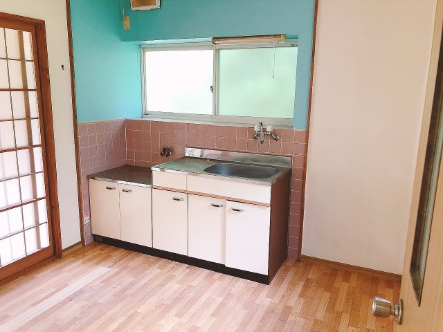 キッチン　大きな窓があり明るいキッチン★