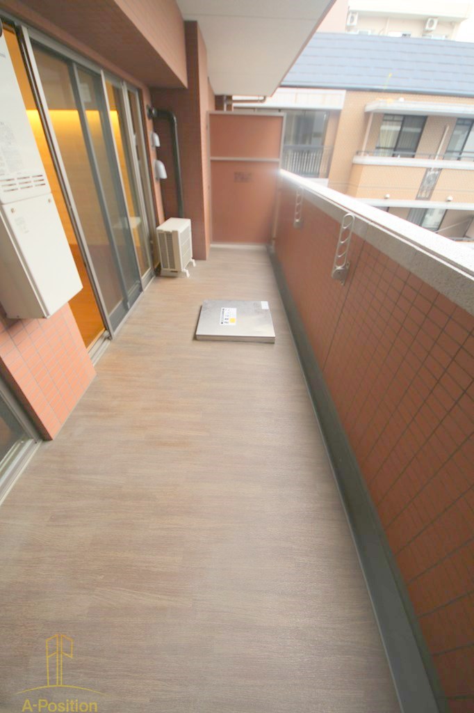 バルコニー　プレジオ難波WEST