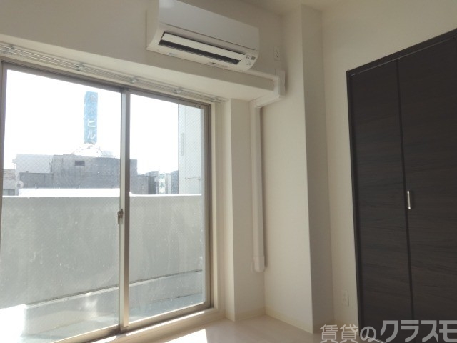居室・リビング　２部屋続きで開放感いっぱいです。