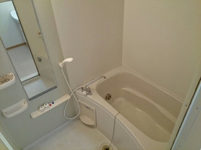 バス・シャワールーム　ゆったり過ごせるお風呂です