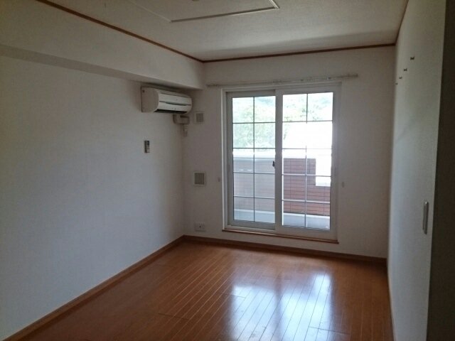 居室・リビング　ゆったり過ごせる居間です