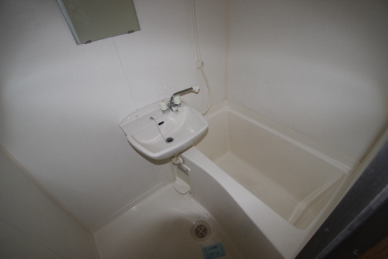 洗面設備　※別部屋の写真です