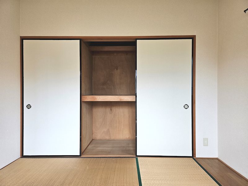 収納　パイプハンガー