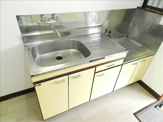 キッチン　２口ガスコンロ対応キッチンです。お料理好きの方におすすめ。