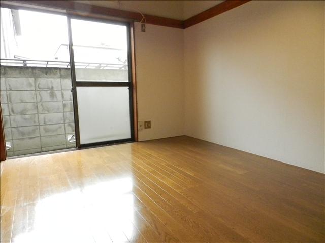 居室・リビング　フローリングのお部屋です。