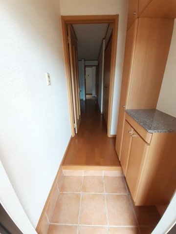 玄関　シューズボックス付きの玄関です☆