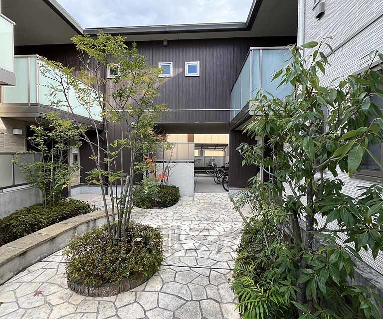 駐車場　駐車場１台無料です