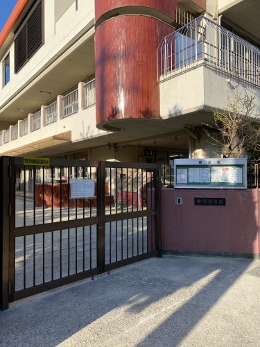 幼稚園・保育園　中川保育園（幼稚園・保育園）まで302m