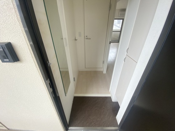 玄関　※別部屋の写真です