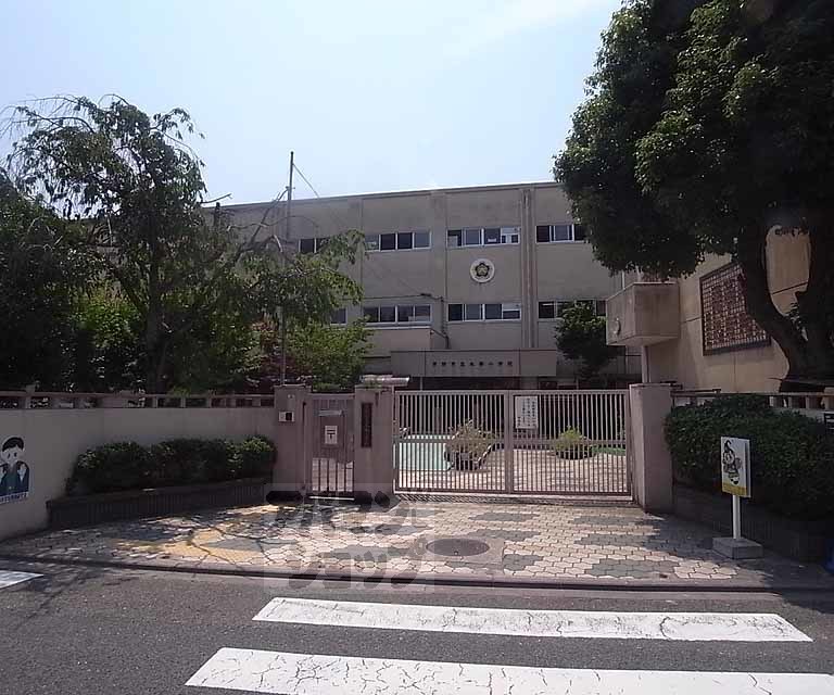 小学校　太秦小学校（小学校）まで450m