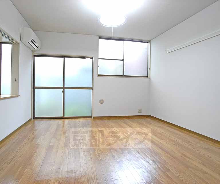 居室・リビング　広々とした洋室です。