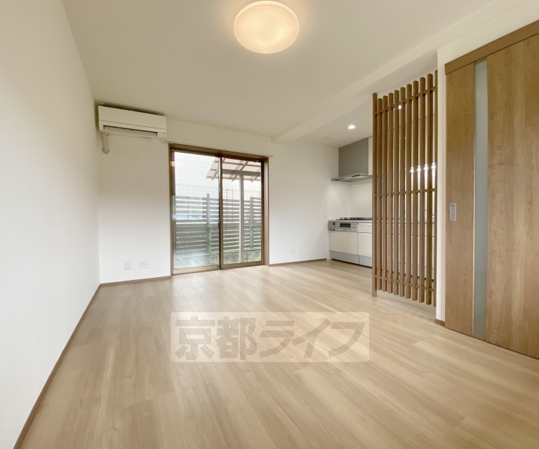 居室・リビング　明るくて、気持ちの良いお部屋です。