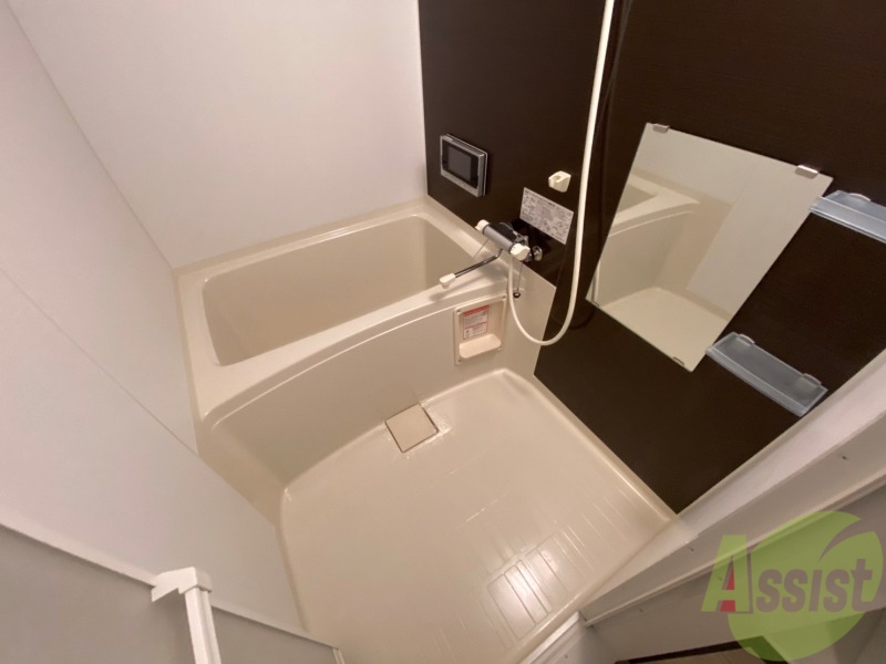 バス・シャワールーム　お風呂になります。一日の疲れを癒してくださいね。