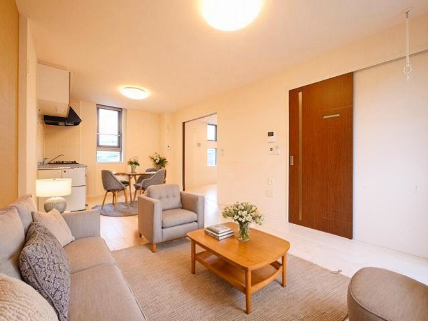 居室・リビング　CGで家具等を配置したもので家具等は含まれません。