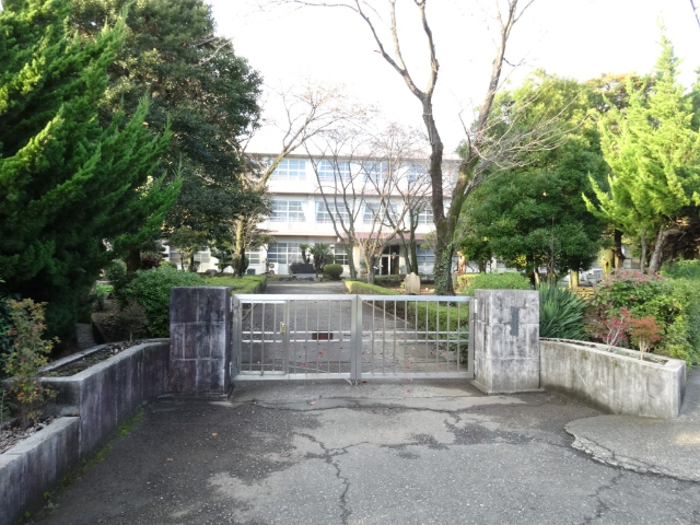 中学校　富士宮市立富士宮第二中学校（中学校）まで1286m