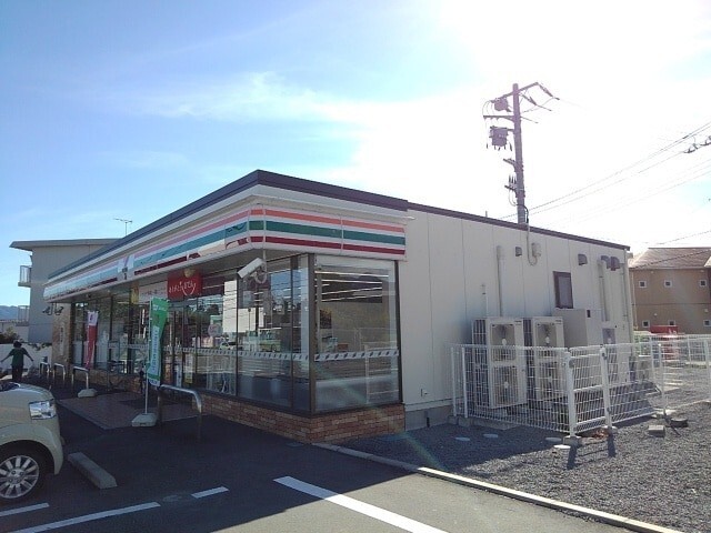 コンビニ　セブンイレブン富士宮淀平町店（コンビニ）まで214m
