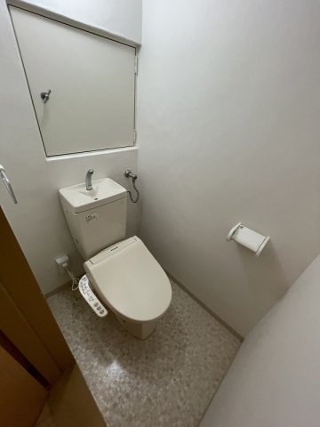 トイレ　※別号室参考写真