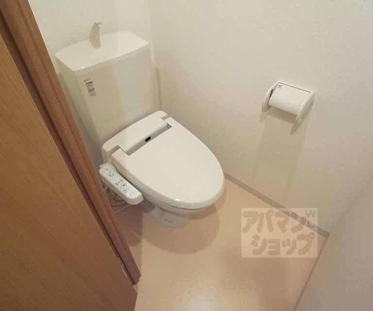 トイレ　ウォシュレット付きトイレです。