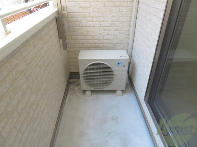 バルコニー　バルコニーは洗濯物を干すスペースが確保されていました。