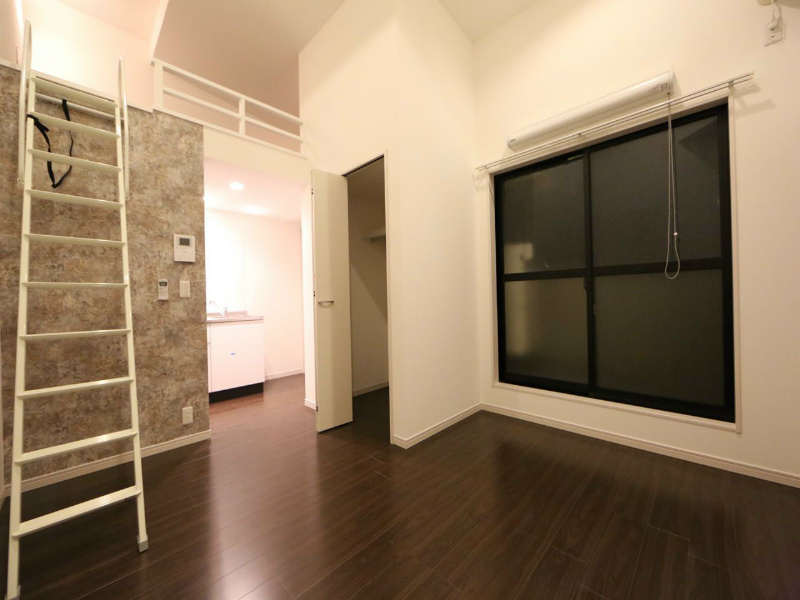 居室・リビング　洋室9.2帖　ロフト4.1帖（収納でもお部屋でも使えます）