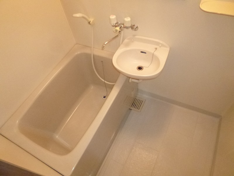 バス・シャワールーム　バス・洗面台