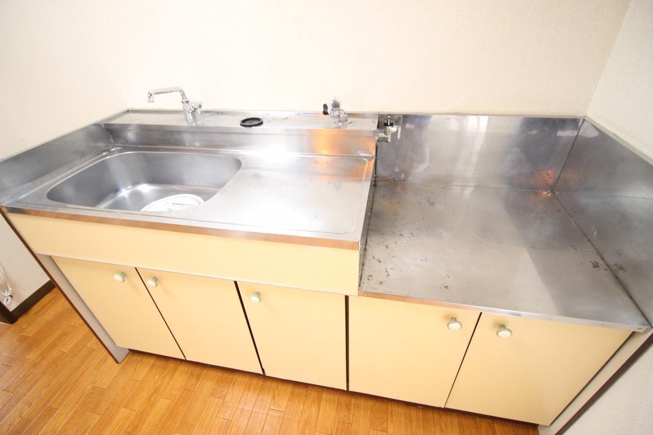 キッチン　作業スペースもあるしっかりしたキッチン。