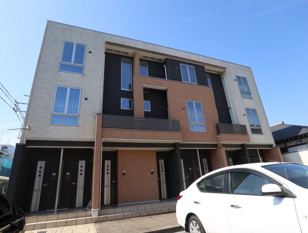 建物外観　☆彡オシャレでかわいい素敵な外観もいいでしょ☆彡買い物便利♪