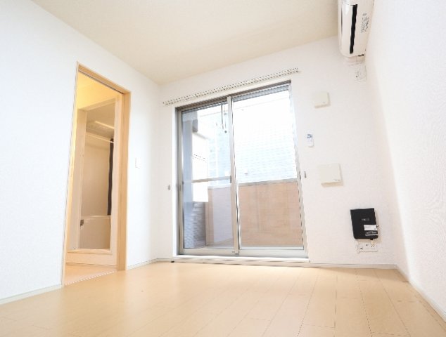 居室・リビング　ゆったりした洋室です