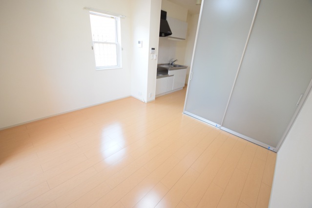 居室・リビング　別室角部屋の写真です。