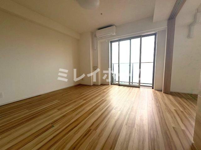 居室・リビング　同建物内、別のお部屋の参考写真になります。