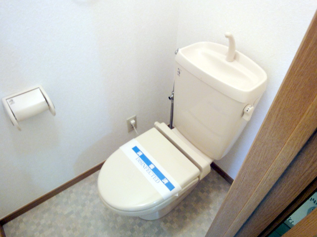 トイレ　別室参考写真となります。