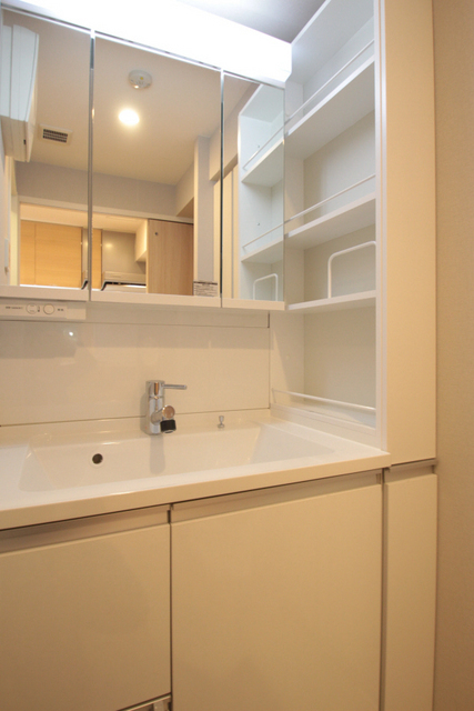 洗面設備　※別室の参考写真の為、現況優先です。