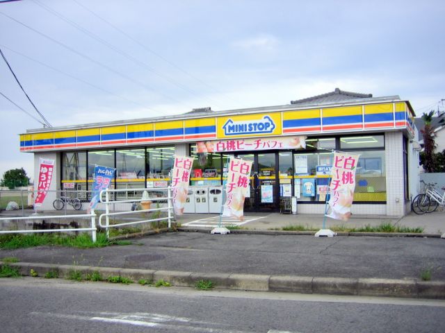 コンビニ　ミニストップ（コンビニ）まで1300m